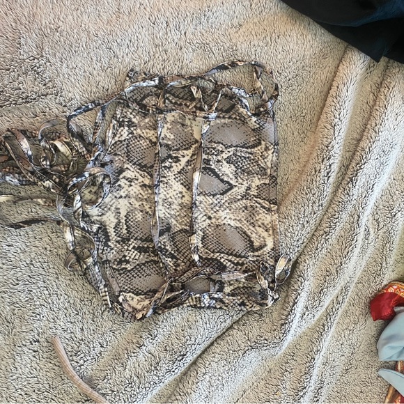 Princess Polly snakeskin crop top - Picture 3 of 3